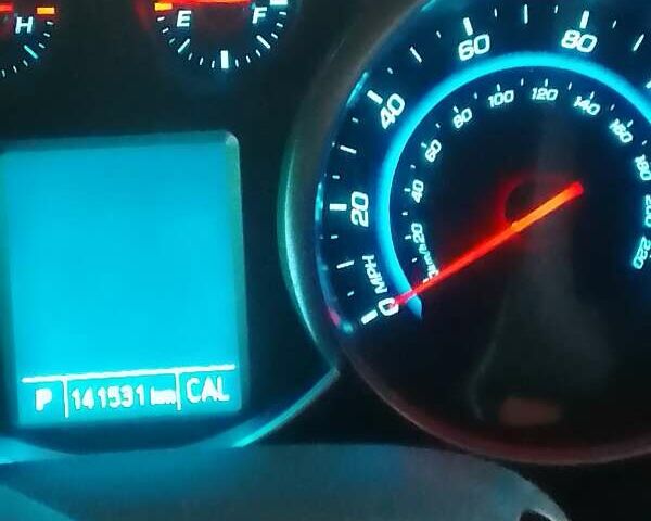 Красный Шевроле Круз, объемом двигателя 1.36 л и пробегом 142 тыс. км за 7200 $, фото 1 на Automoto.ua