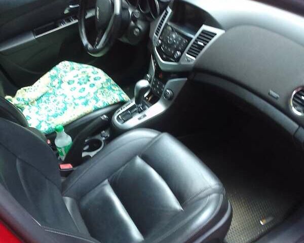 Красный Шевроле Круз, объемом двигателя 1.36 л и пробегом 142 тыс. км за 7000 $, фото 12 на Automoto.ua