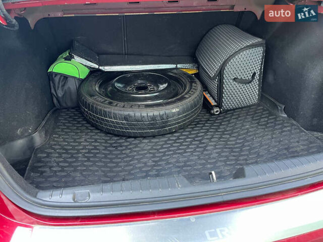 Красный Шевроле Круз, объемом двигателя 1.8 л и пробегом 142 тыс. км за 7500 $, фото 3 на Automoto.ua