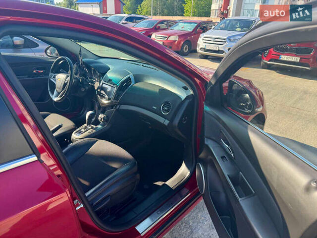 Красный Шевроле Круз, объемом двигателя 1.8 л и пробегом 142 тыс. км за 7500 $, фото 2 на Automoto.ua