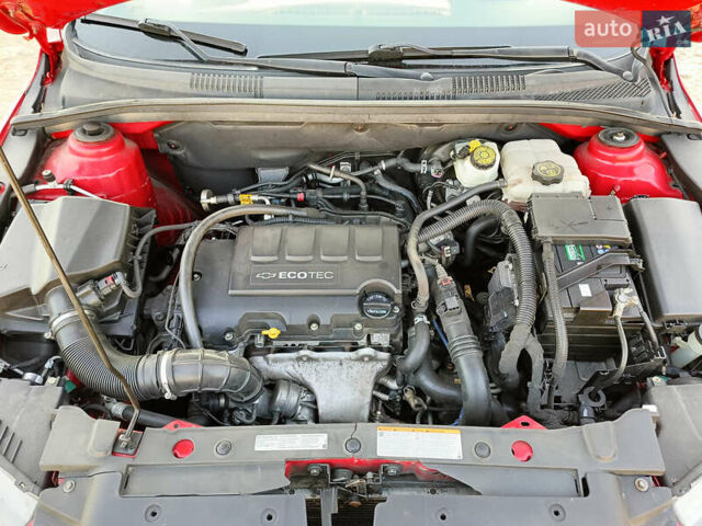 Красный Шевроле Круз, объемом двигателя 1.36 л и пробегом 160 тыс. км за 7500 $, фото 12 на Automoto.ua