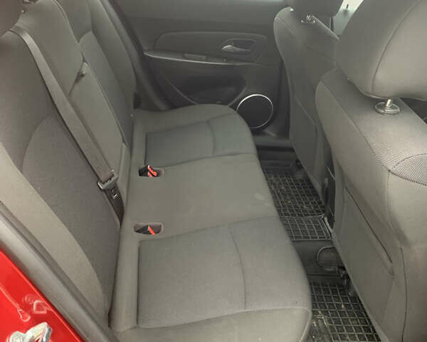 Красный Шевроле Круз, объемом двигателя 1.8 л и пробегом 110 тыс. км за 8500 $, фото 6 на Automoto.ua