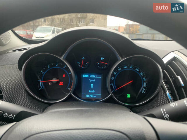 Красный Шевроле Круз, объемом двигателя 1.8 л и пробегом 110 тыс. км за 8500 $, фото 7 на Automoto.ua