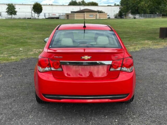 Красный Шевроле Круз, объемом двигателя 1.4 л и пробегом 87 тыс. км за 8000 $, фото 4 на Automoto.ua