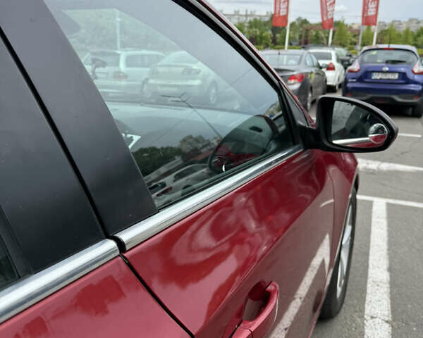 Красный Шевроле Круз, объемом двигателя 1.36 л и пробегом 220 тыс. км за 7500 $, фото 6 на Automoto.ua