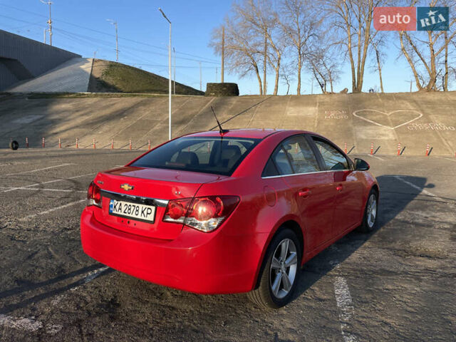 Красный Шевроле Круз, объемом двигателя 1.36 л и пробегом 160 тыс. км за 7500 $, фото 4 на Automoto.ua
