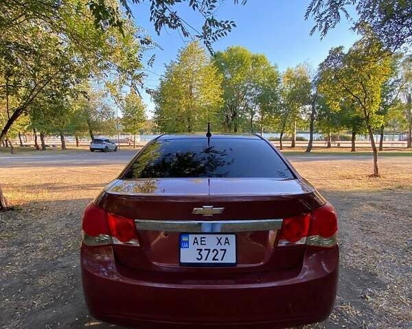 Красный Шевроле Круз, объемом двигателя 1.8 л и пробегом 180 тыс. км за 6800 $, фото 8 на Automoto.ua