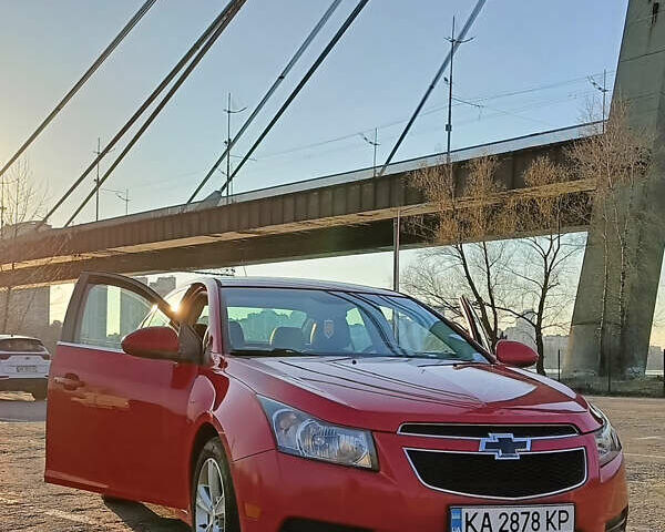 Красный Шевроле Круз, объемом двигателя 1.36 л и пробегом 160 тыс. км за 7500 $, фото 8 на Automoto.ua