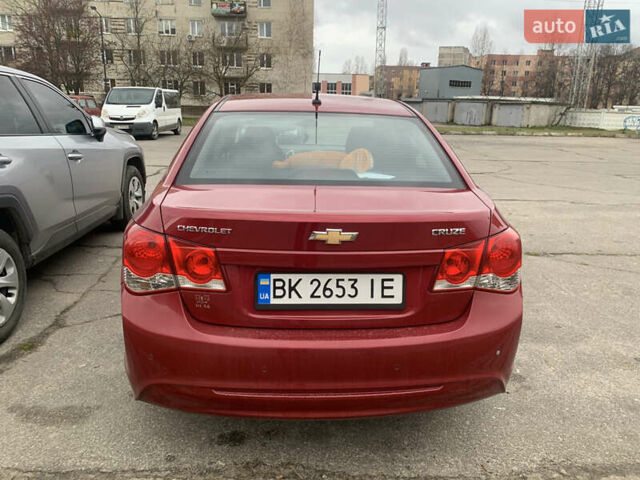 Красный Шевроле Круз, объемом двигателя 1.8 л и пробегом 110 тыс. км за 8500 $, фото 1 на Automoto.ua