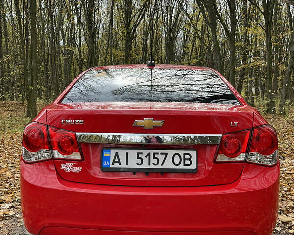 Красный Шевроле Круз, объемом двигателя 1.36 л и пробегом 177 тыс. км за 7800 $, фото 5 на Automoto.ua