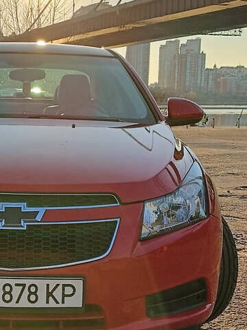 Красный Шевроле Круз, объемом двигателя 1.36 л и пробегом 160 тыс. км за 7500 $, фото 7 на Automoto.ua