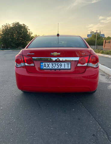 Красный Шевроле Круз, объемом двигателя 1.4 л и пробегом 209 тыс. км за 7200 $, фото 4 на Automoto.ua