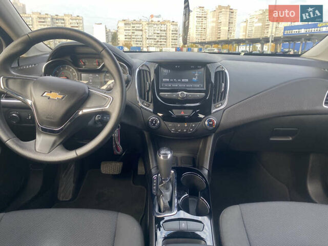 Шевроле Круз 2016 в Киеве на Automoto.ua Красный Шевроле Круз, объемом двигателя 1.4 л и пробегом 72 тыс. км за 9300 $, фото 35 на Automoto.ua