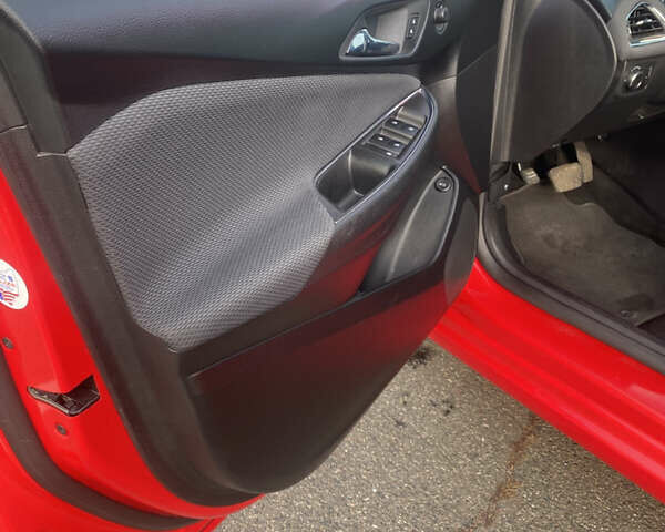 Шевроле Круз 2016 в Киеве на Automoto.ua Красный Шевроле Круз, объемом двигателя 1.4 л и пробегом 72 тыс. км за 9300 $, фото 24 на Automoto.ua