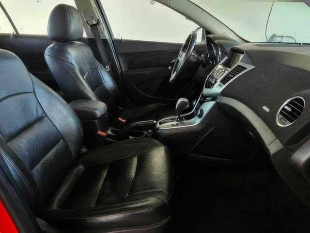 Красный Шевроле Круз, объемом двигателя 1.4 л и пробегом 75 тыс. км за 3400 $, фото 9 на Automoto.ua