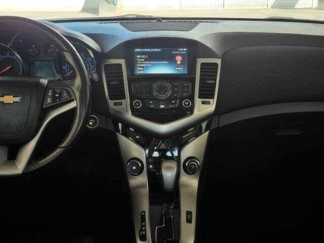 Красный Шевроле Круз, объемом двигателя 1.4 л и пробегом 75 тыс. км за 3400 $, фото 7 на Automoto.ua