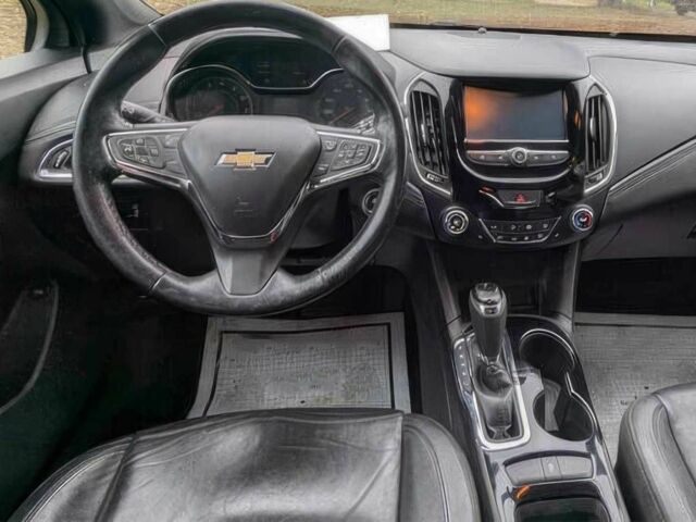 Красный Шевроле Круз, объемом двигателя 1.4 л и пробегом 52 тыс. км за 6300 $, фото 8 на Automoto.ua