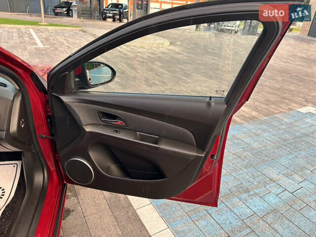 Шевроле Круз 2013 в Луцке на Automoto.ua Красный Шевроле Круз, объемом двигателя 1.7 л и пробегом 234 тыс. км за 7400 $, фото 81 на Automoto.ua