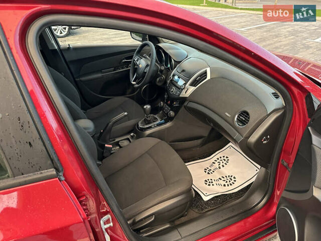 Шевроле Круз 2013 в Луцке на Automoto.ua Красный Шевроле Круз, объемом двигателя 1.7 л и пробегом 234 тыс. км за 7400 $, фото 80 на Automoto.ua