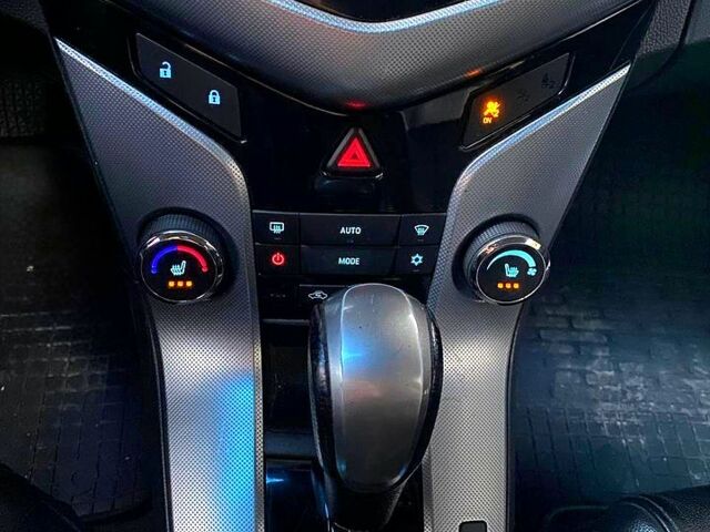 Шевроле Круз, объемом двигателя 1.8 л и пробегом 135 тыс. км за 6500 $, фото 10 на Automoto.ua