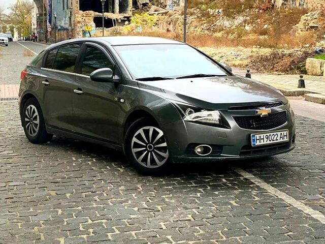 Шевроле Круз, объемом двигателя 1.8 л и пробегом 135 тыс. км за 6500 $, фото 2 на Automoto.ua