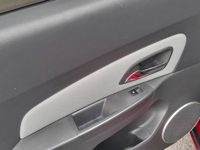 Шевроле Круз, объемом двигателя 1.6 л и пробегом 190 тыс. км за 6000 $, фото 5 на Automoto.ua