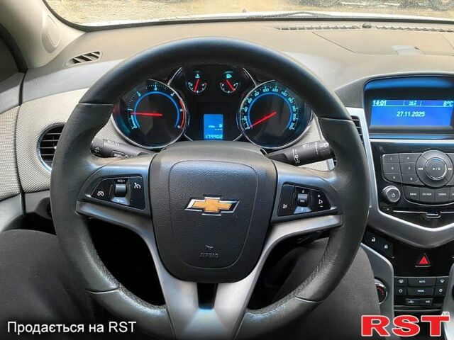Шевроле Круз, объемом двигателя 2 л и пробегом 180 тыс. км за 7500 $, фото 3 на Automoto.ua