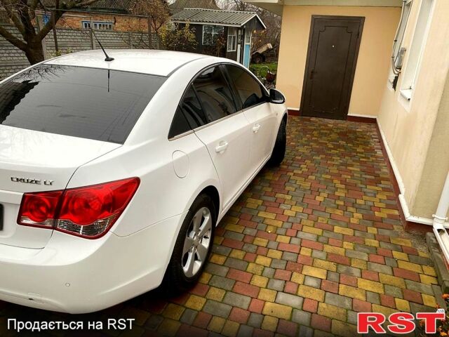 Шевроле Круз, объемом двигателя 2 л и пробегом 180 тыс. км за 7500 $, фото 7 на Automoto.ua