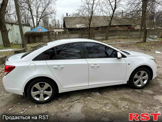 Шевроле Круз, об'ємом двигуна 1.8 л та пробігом 106 тис. км за 7400 $, фото 4 на Automoto.ua