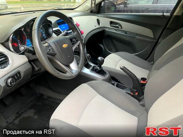 Шевроле Круз, объемом двигателя 2 л и пробегом 180 тыс. км за 7500 $, фото 6 на Automoto.ua