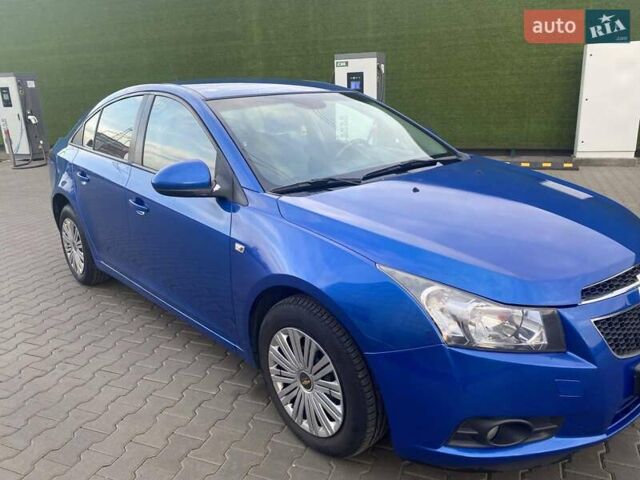 Шевроле Круз, объемом двигателя 1.6 л и пробегом 155 тыс. км за 8300 $, фото 3 на Automoto.ua