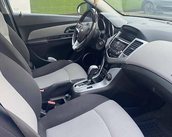 Шевроле Круз, объемом двигателя 1.6 л и пробегом 155 тыс. км за 8300 $, фото 5 на Automoto.ua