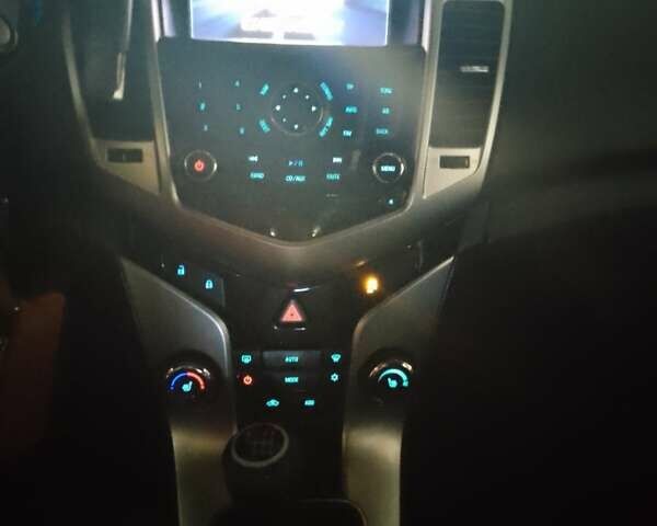 Шевроле Круз, объемом двигателя 2 л и пробегом 280 тыс. км за 7500 $, фото 4 на Automoto.ua