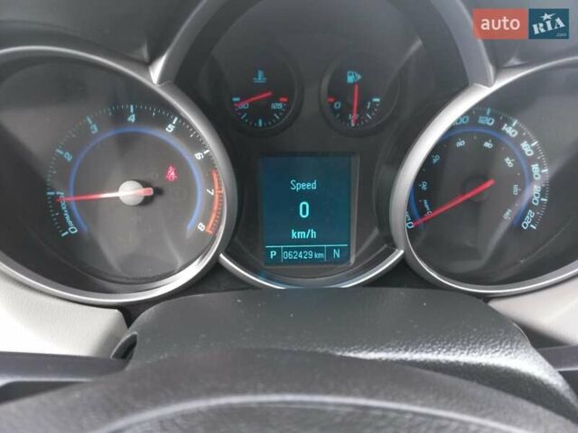 Шевроле Круз, объемом двигателя 1.8 л и пробегом 65 тыс. км за 9000 $, фото 5 на Automoto.ua