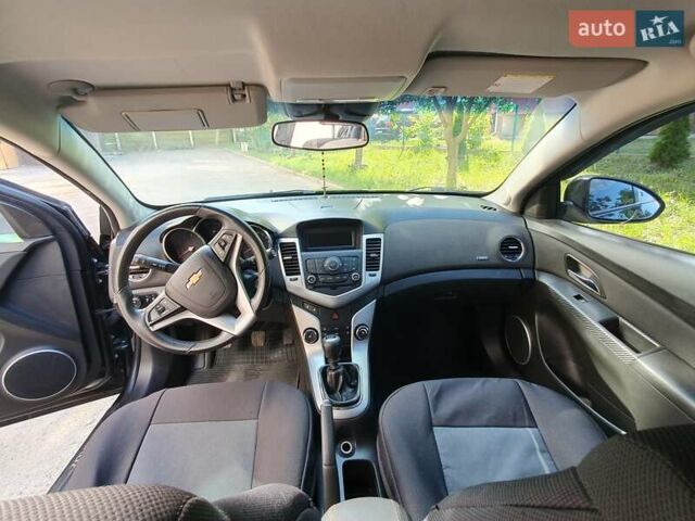 Шевроле Круз, объемом двигателя 1.8 л и пробегом 82 тыс. км за 8800 $, фото 5 на Automoto.ua