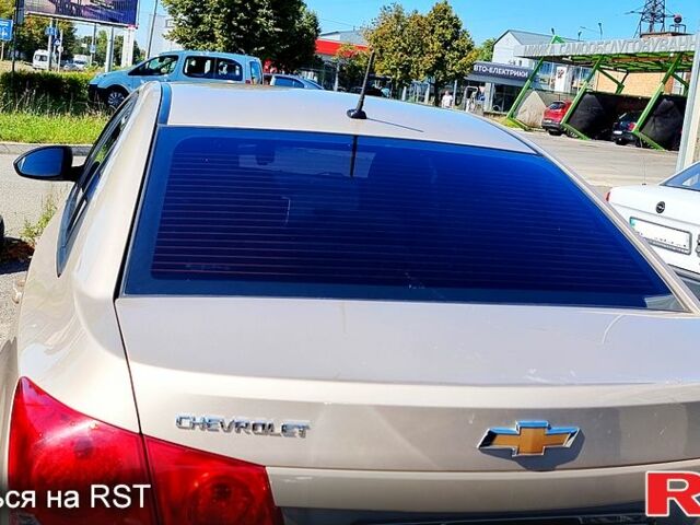 Шевроле Круз, объемом двигателя 1.8 л и пробегом 215 тыс. км за 6000 $, фото 2 на Automoto.ua