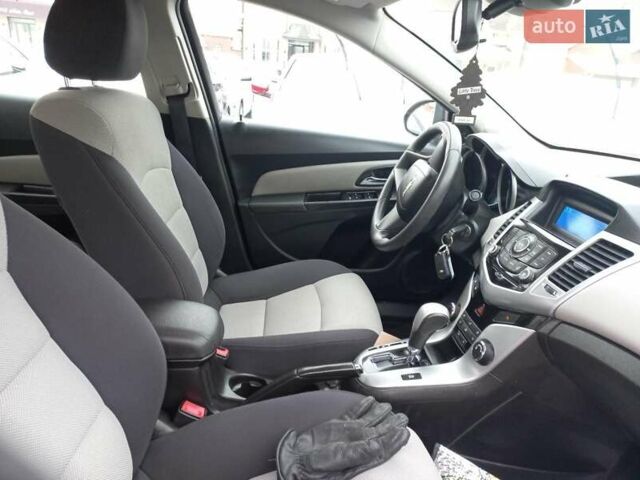 Шевроле Круз, объемом двигателя 1.8 л и пробегом 65 тыс. км за 9000 $, фото 4 на Automoto.ua