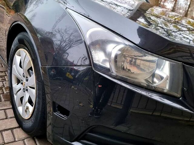 Шевроле Круз, объемом двигателя 1.8 л и пробегом 400 тыс. км за 5100 $, фото 1 на Automoto.ua