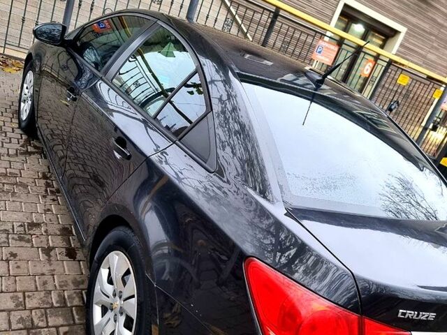 Шевроле Круз, объемом двигателя 1.8 л и пробегом 400 тыс. км за 5100 $, фото 2 на Automoto.ua