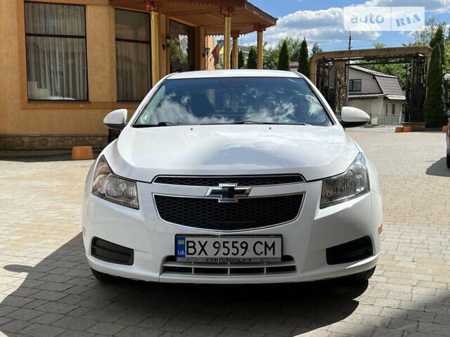 Шевроле Круз, объемом двигателя 2 л и пробегом 269 тыс. км за 8399 $, фото 2 на Automoto.ua