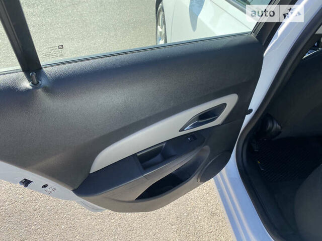 Шевроле Круз, об'ємом двигуна 1.8 л та пробігом 139 тис. км за 6700 $, фото 35 на Automoto.ua