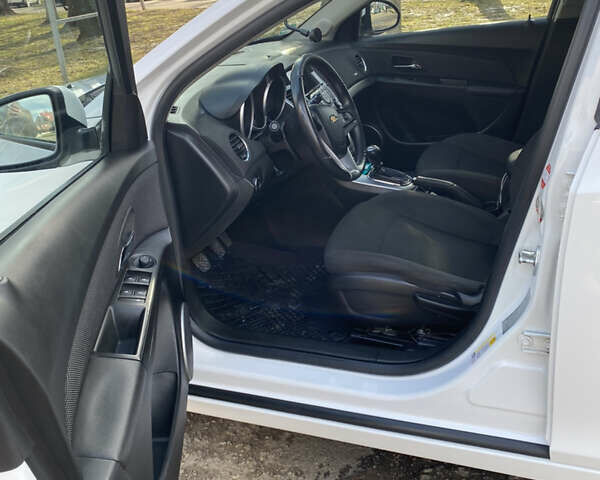 Шевроле Круз, объемом двигателя 1.69 л и пробегом 222 тыс. км за 8000 $, фото 7 на Automoto.ua