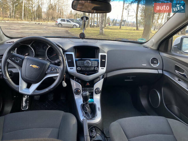 Шевроле Круз, объемом двигателя 1.69 л и пробегом 222 тыс. км за 8300 $, фото 9 на Automoto.ua