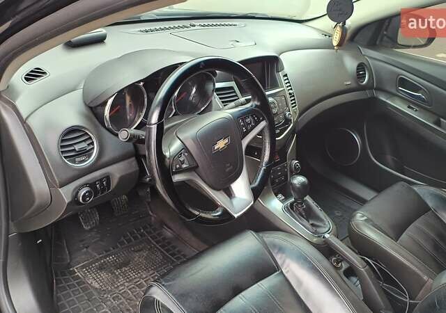 Шевроле Круз, объемом двигателя 2 л и пробегом 229 тыс. км за 7499 $, фото 5 на Automoto.ua