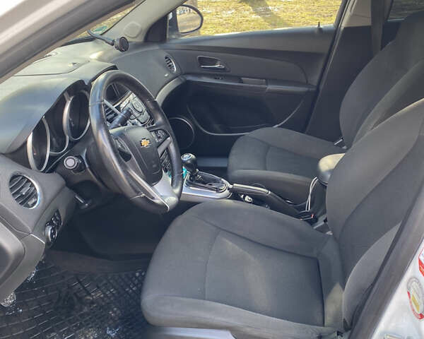 Шевроле Круз, объемом двигателя 1.69 л и пробегом 222 тыс. км за 8000 $, фото 8 на Automoto.ua