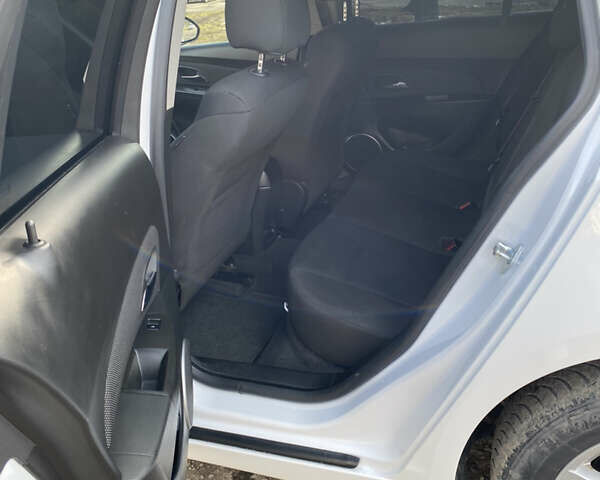 Шевроле Круз, объемом двигателя 1.69 л и пробегом 222 тыс. км за 8000 $, фото 9 на Automoto.ua