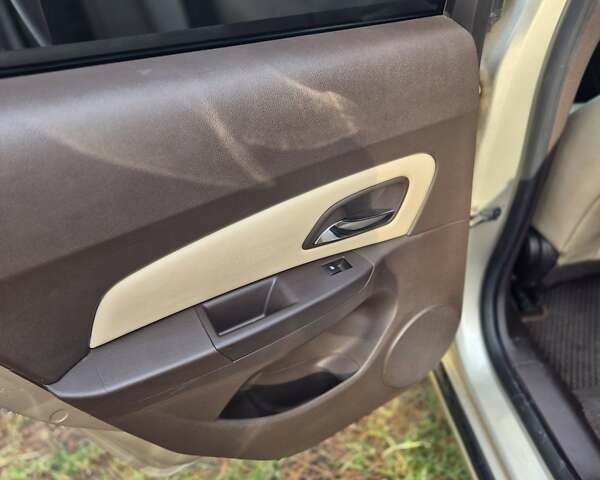 Жовтий Шевроле Круз, об'ємом двигуна 1.36 л та пробігом 232 тис. км за 7700 $, фото 12 на Automoto.ua