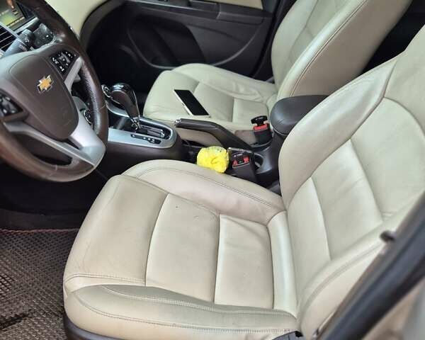 Жовтий Шевроле Круз, об'ємом двигуна 1.36 л та пробігом 232 тис. км за 7700 $, фото 10 на Automoto.ua