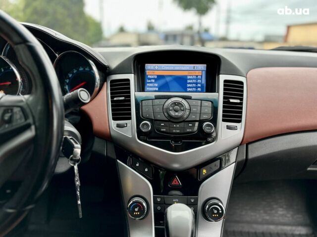 Серый Шевроле Круз, объемом двигателя 0 л и пробегом 211 тыс. км за 6600 $, фото 17 на Automoto.ua