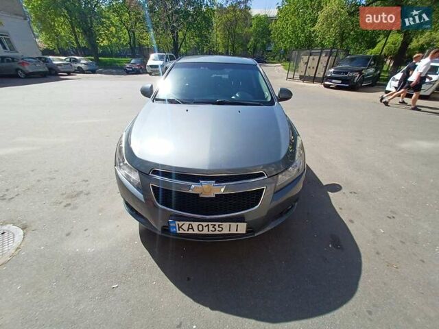 Серый Шевроле Круз, объемом двигателя 1.8 л и пробегом 192 тыс. км за 8000 $, фото 3 на Automoto.ua